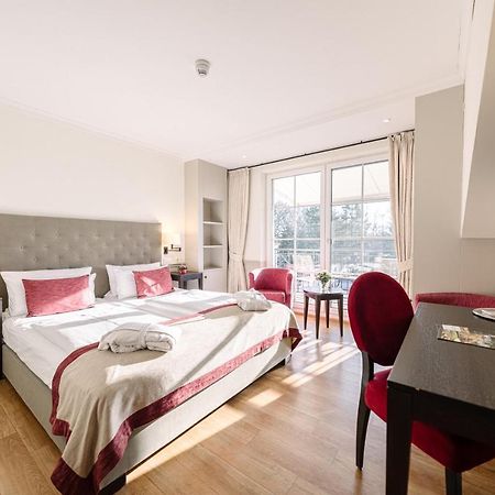 Parkhotel Surenburg โฮร์สเทล ภายนอก รูปภาพ