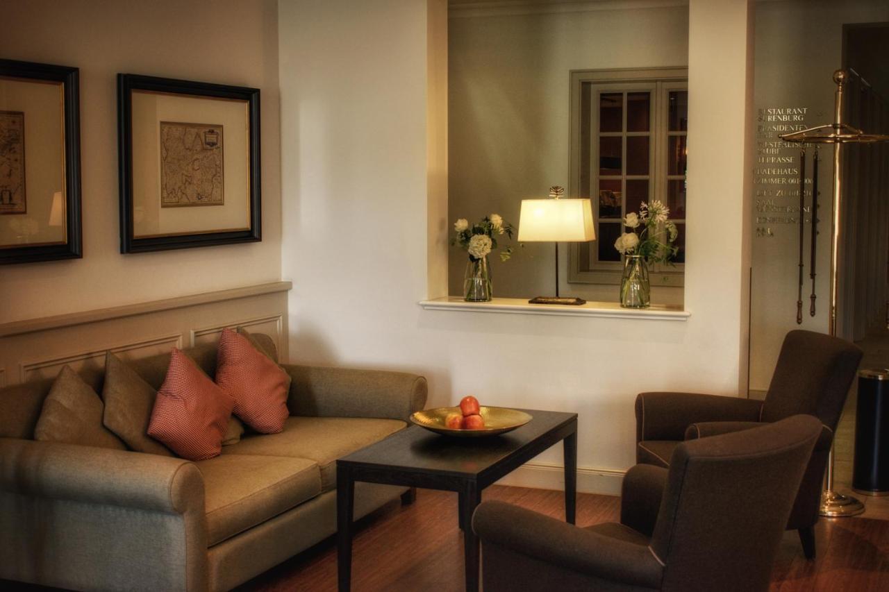 Parkhotel Surenburg โฮร์สเทล ภายนอก รูปภาพ