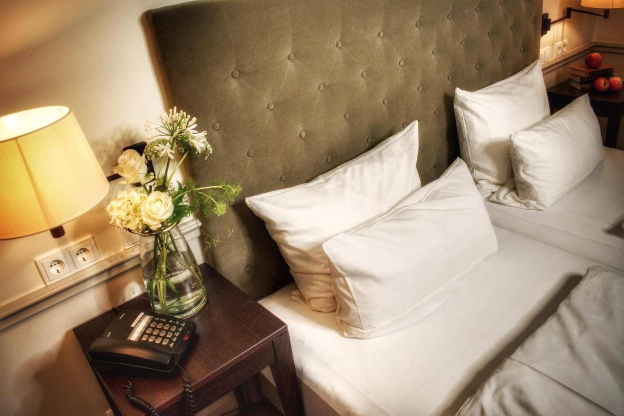 Parkhotel Surenburg โฮร์สเทล ภายนอก รูปภาพ