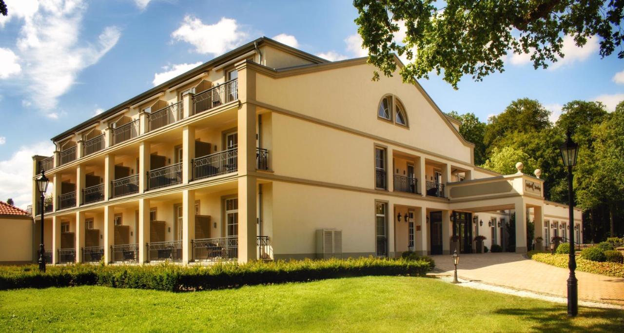 Parkhotel Surenburg โฮร์สเทล ภายนอก รูปภาพ